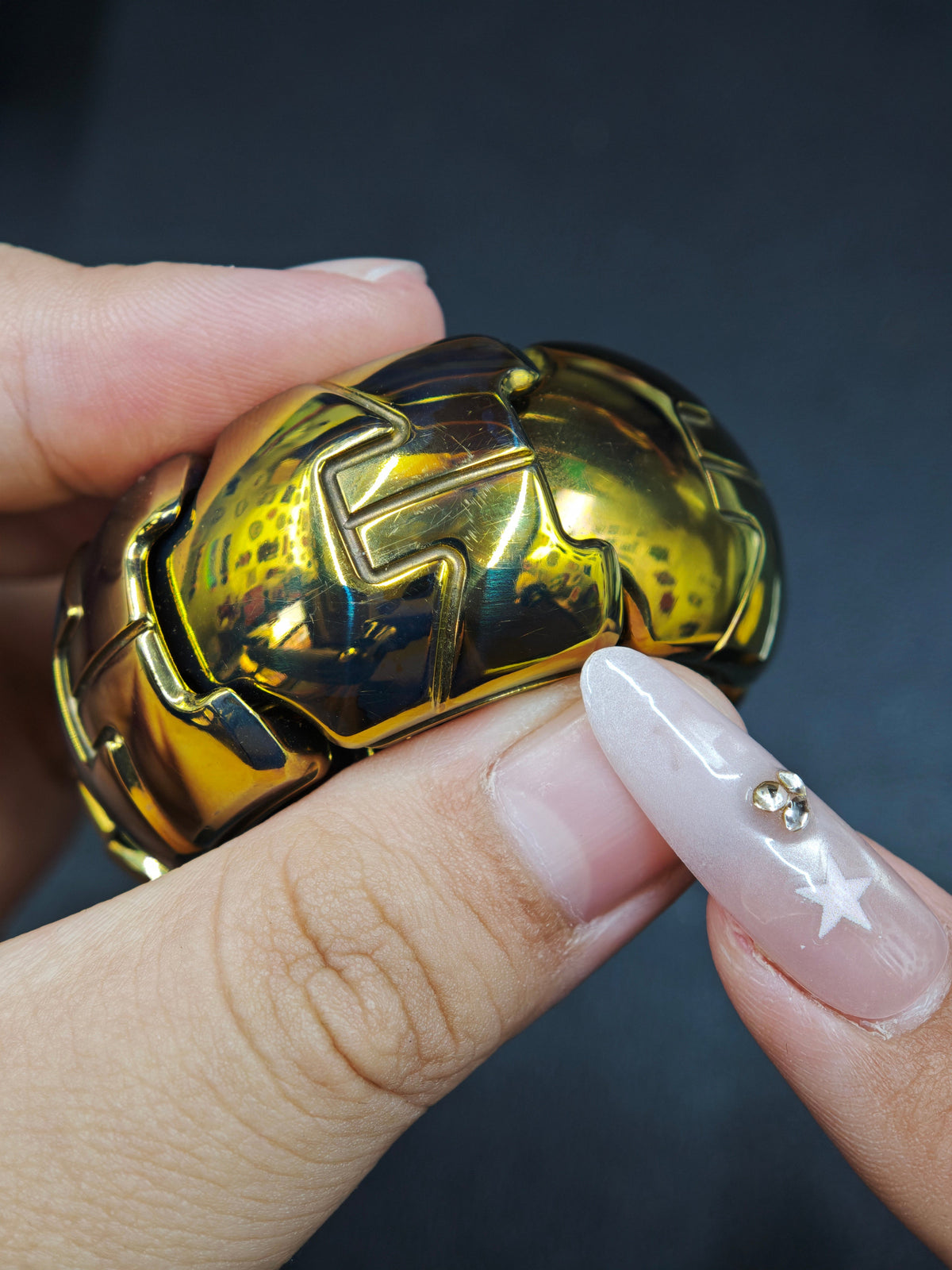 Pillbug Shell Opening Zirconium Gold Plated