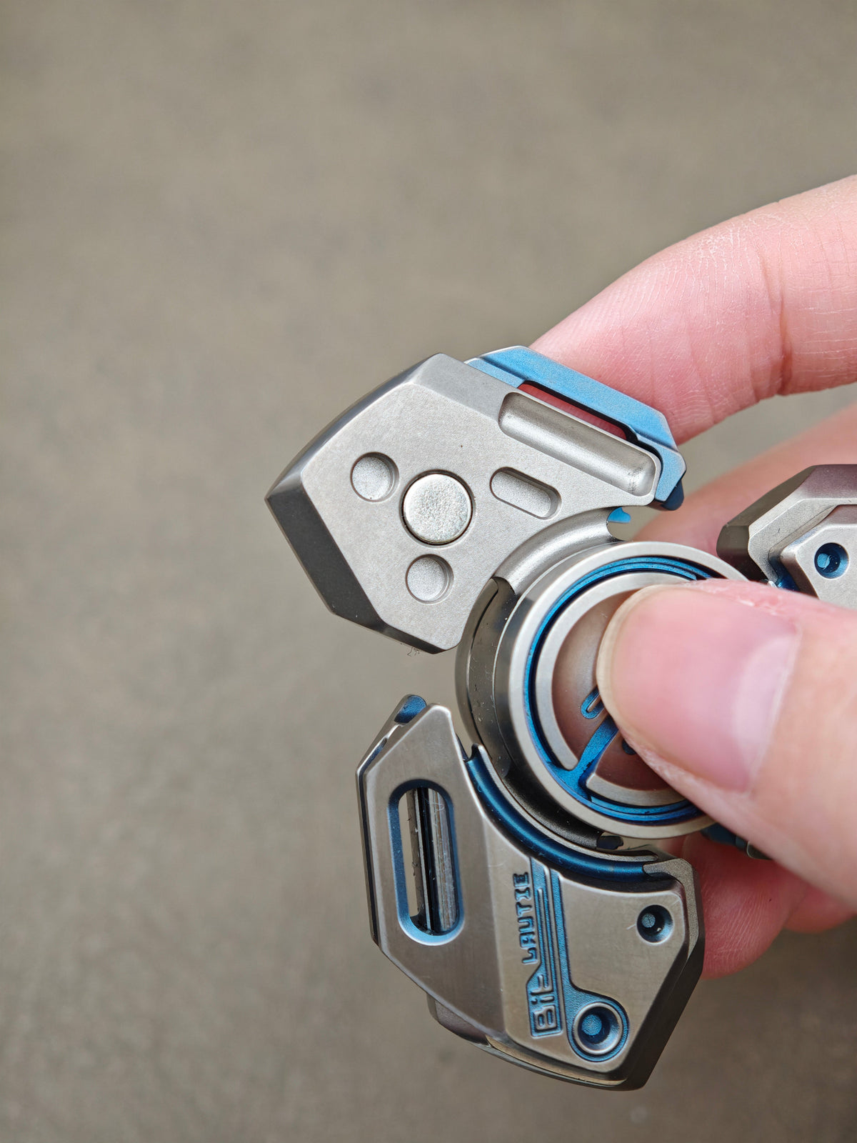 BIT 09 Titanium