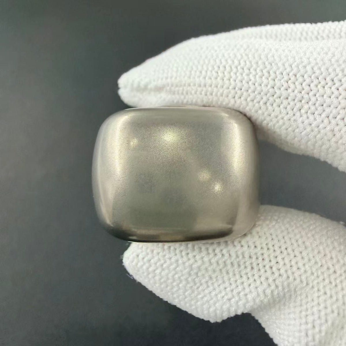 Sugar Cube Titanium
